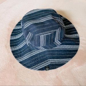 🌸 Treasure and Bond Stripped Blue Bucket Hat